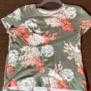 Croft & Barrow Green Floral Short Sleeve Top